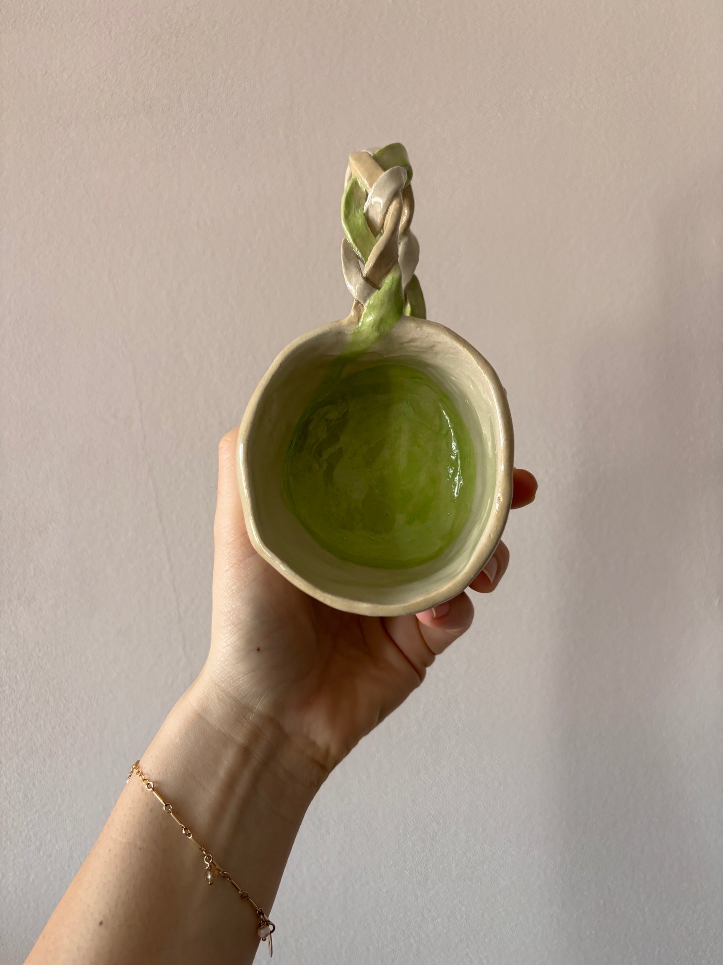 Chaja mokje- gevlochten oor - lime groen