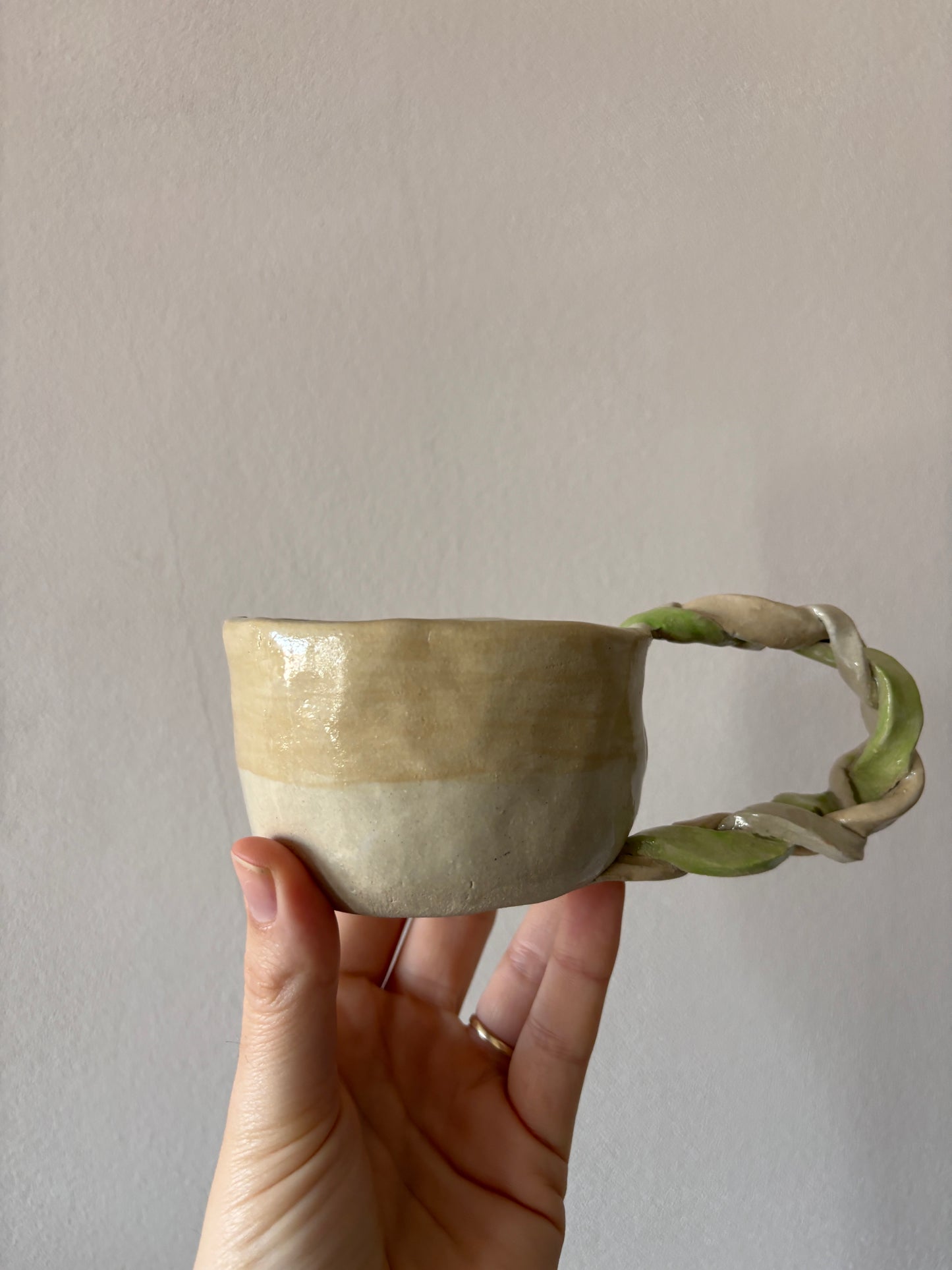 Chaja mokje- gevlochten oor - lime groen